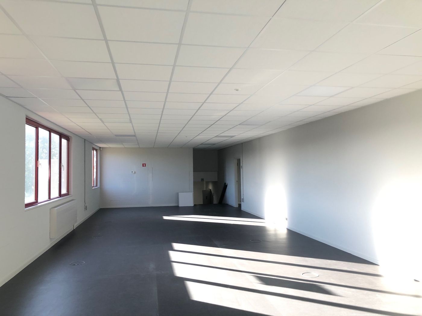 Kantoren van 581 m² met een uitstekende ligging te Zellik - photo 2