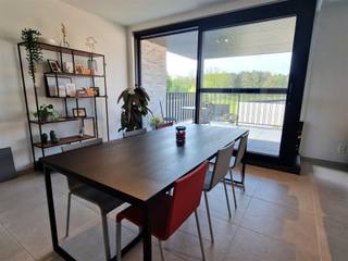 <p><span>Centrally located in Heist-Goor, we are pleased to present a newly built 2-bedroom apartment on the second floor. The apartment is located in a building with only 5 units.<br /><br /></span></p><p><span>This 85m² apartment features a spacious living area with an open kitchen (fully equipped), two bedrooms measuring 14m² and 8m², and a bathroom with a walk-in shower. There is also a spacious utility room and a separate toilet.<br /><br />There is a private covered terrace of 10m² adjoining the living area and kitchen, located at the rear of the building, offering a beautiful view of the 2,000m² green space behind the building, as well as the woods beyond. Access to a private garage, a communal bicycle storage area, and a separate storage room is included in the rent.<br /><br />This energy-efficient BEN apartment comes with an EPC rating of 9 kWh/(m²·year) and is also equipped with solar panels. The building is further equipped with an elevator. Available starting August 1, 2026.<br /><br />The common area fees are only 50 euros per month.</span><span><br /><br />Schedule your appointment online using the button on our website.</span><span> For any other questions, please contact us at 015/15 15 15 or info@dupont-vastgoed.be. <br /><br /></span></p>