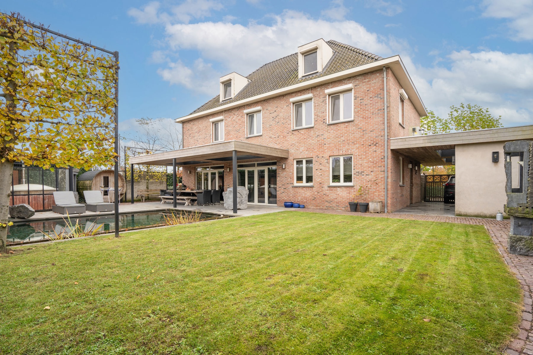 House for sale in Wuustwezel with 5 bedrooms - photo 1