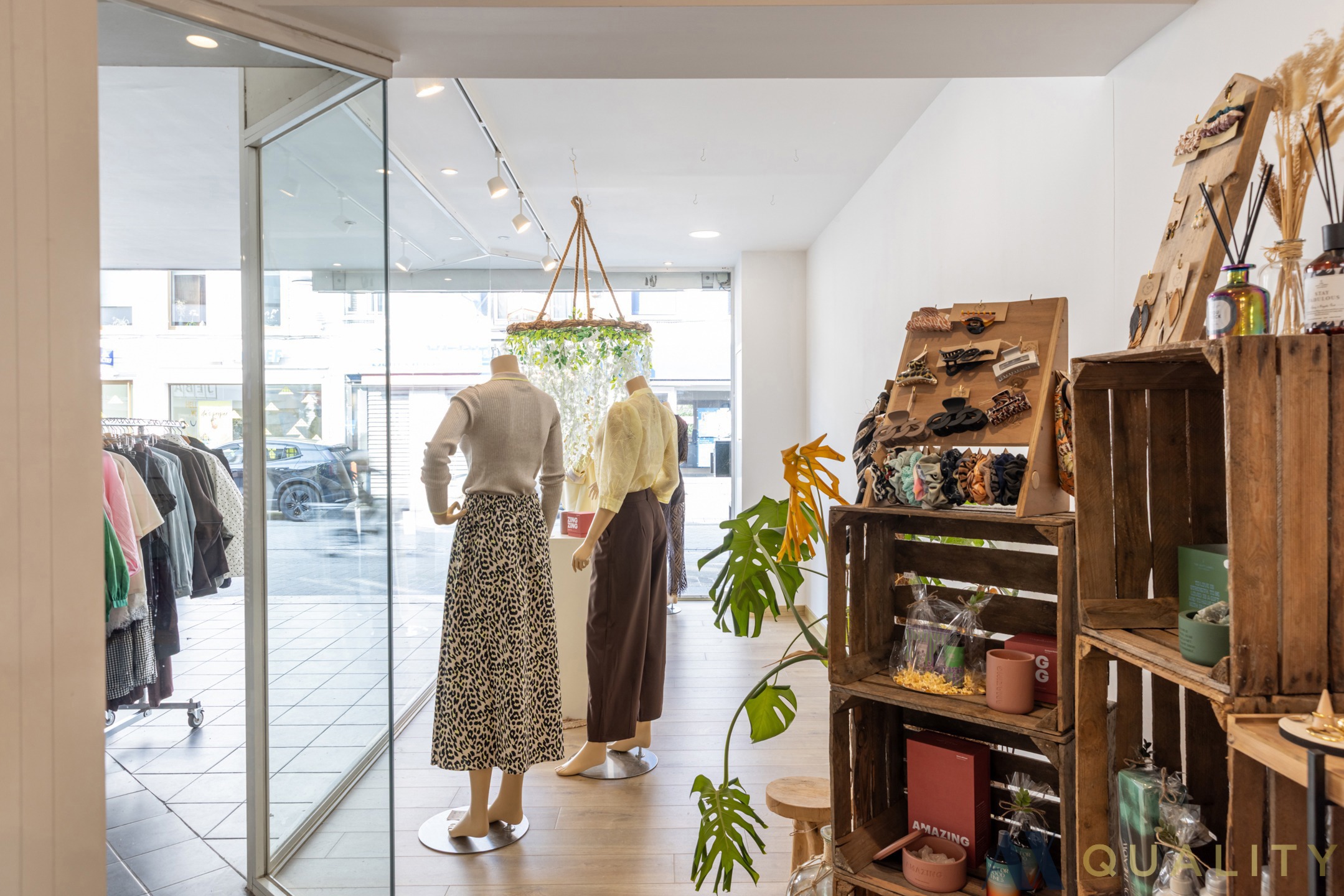 Handelspand met stockageruimte gelegen in het centrum van Bornem - foto 5