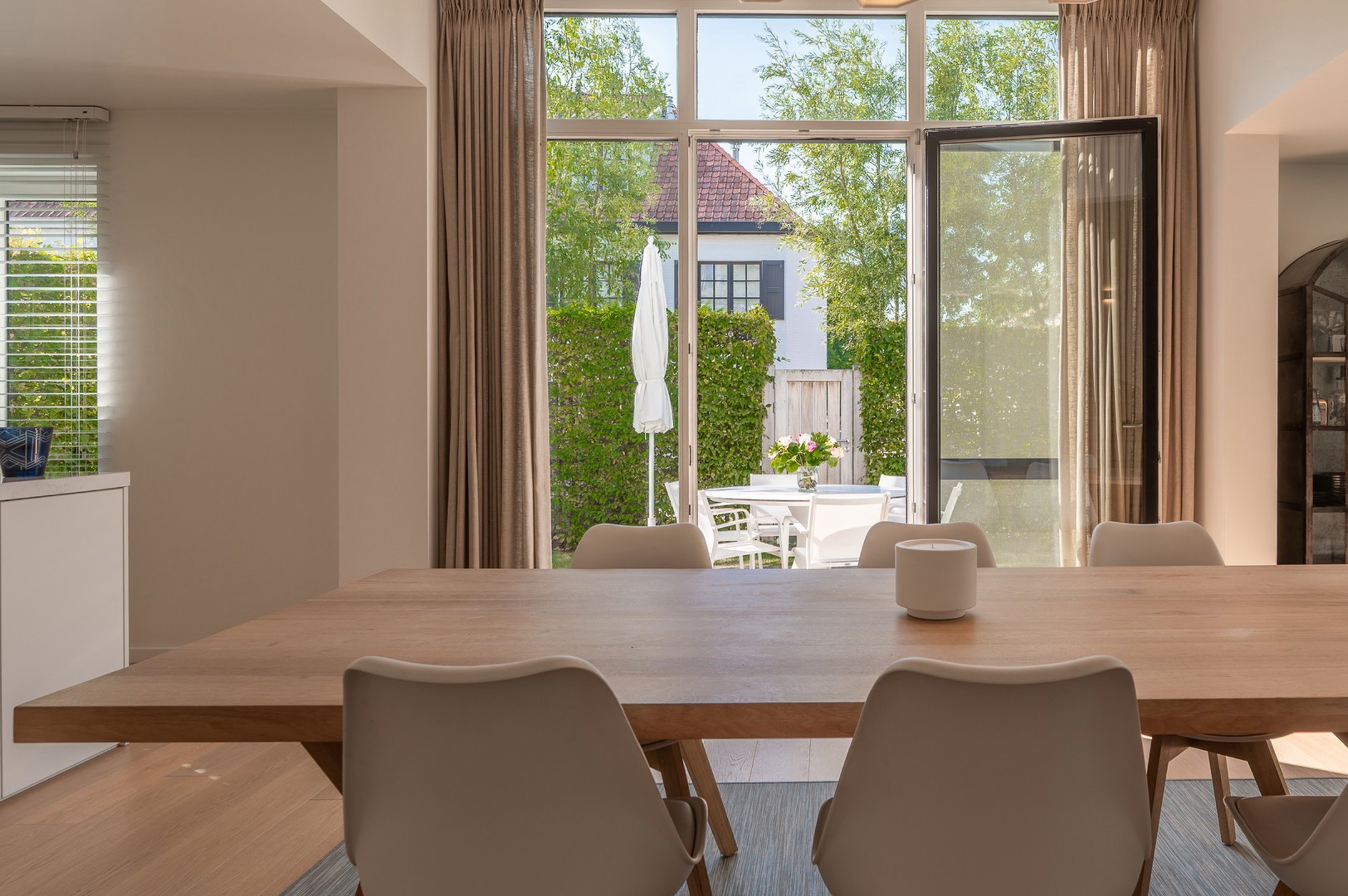 Prachtige, lichtrijke woning vlakbij het pittoreske Oosthoekplein in het Zoute op wandelafstand van de zee en het Zwin. - foto 5