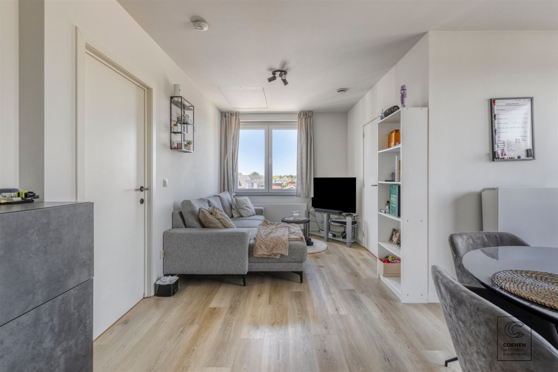 Instapklaar, recent gerenoveerd dakapp. van 55 m² te Geel! - foto 5