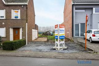 Op zoek naar een bouwgrond voor een gesloten bebouwing met focus op mobiliteit en rust?Het perceel is gelegen in woongebied met landelijk karakter...