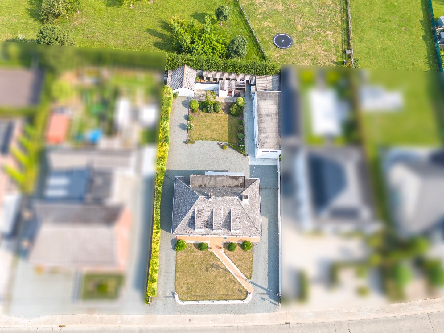 Karaktervolle woning met grote garage nabij centrum St.-Lievens-Houtem - foto 2