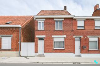 Ontdek deze instapklare starterswoning met twee slaapkamers, genietende van een bewoonbare oppervlakte van 125 m² (volgens het EPC-attest), gelegen...