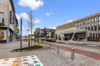 Uniek investeringsproject op toplocatie in Asse Dit prachtig gelegen handelspand met woonruimte biedt tal van mogelijkheden en bevindt zich in...