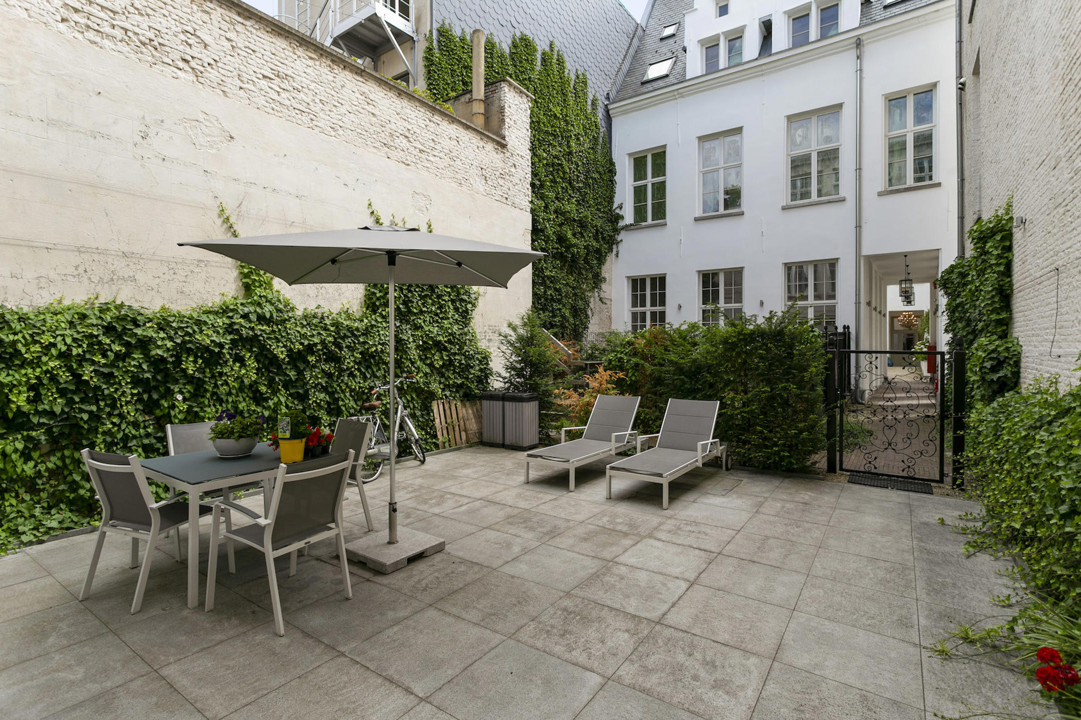 House for rent in Antwerp with 4 bedrooms - photo 1