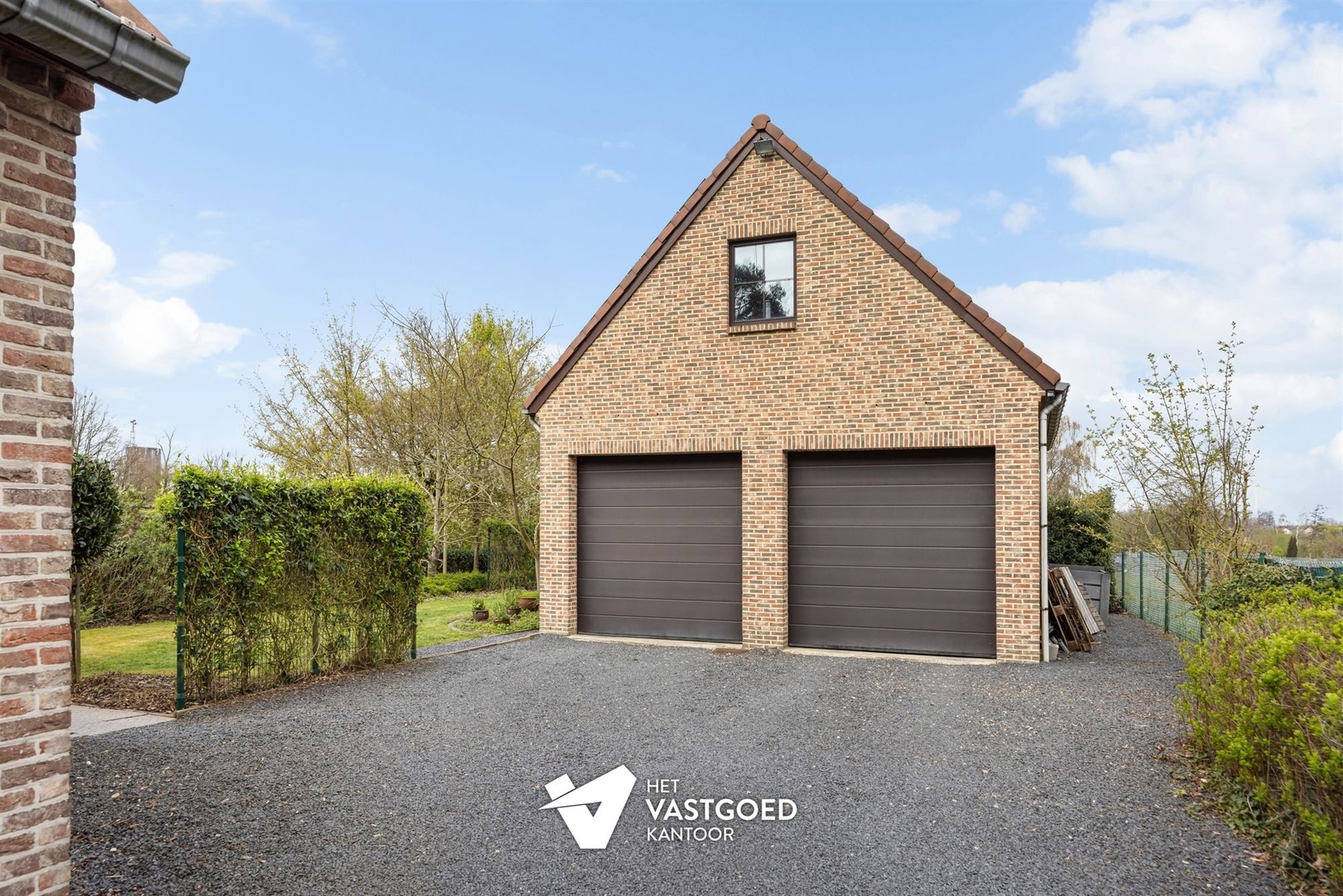 PERFECT ONDERHOUDEN WONING MET 6 SLAAPKAMERS EN WERKHUIS/GARAGE IN GROENE OMGEVING TE VIVERSEL - foto 5