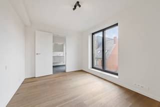 Modern nieuwbouwappartement te koop in Roeselare met gunstige oriëntatie (6% btw mogelijk)Ontdek dit prachtig nieuwbouwappartement, gelegen in het...
