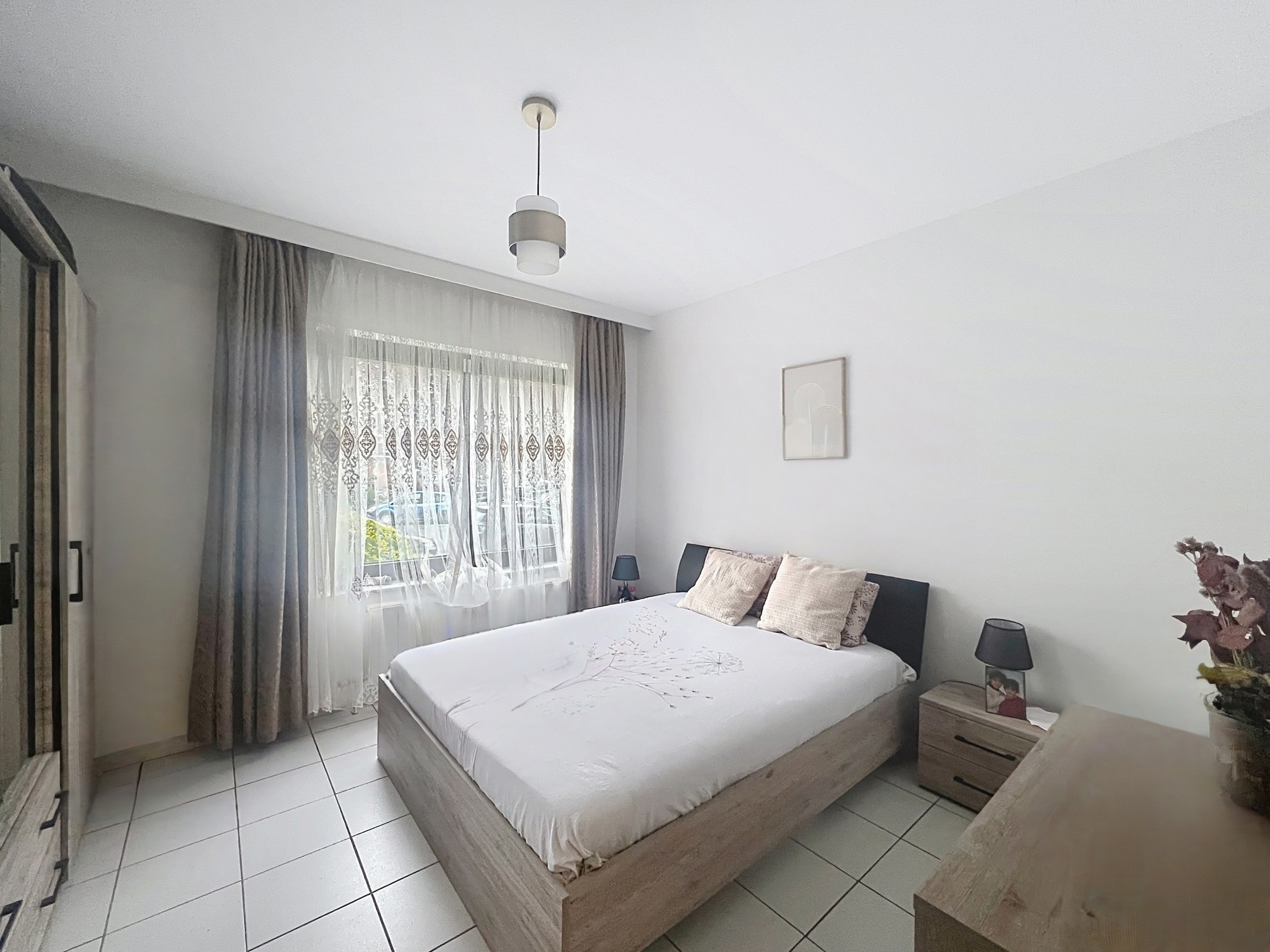 TE KOOP – Gelijkvloers appartement met tuin en garage - foto 5