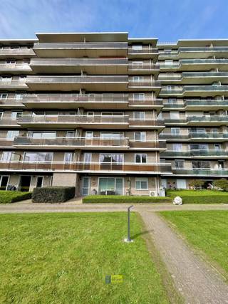 Dit prachtige 100 % instapklare gelijkvloers appartement van 67 m² bevindt zich in residentie de Schinde te Ekeren. Dit volledig vernieuwde...