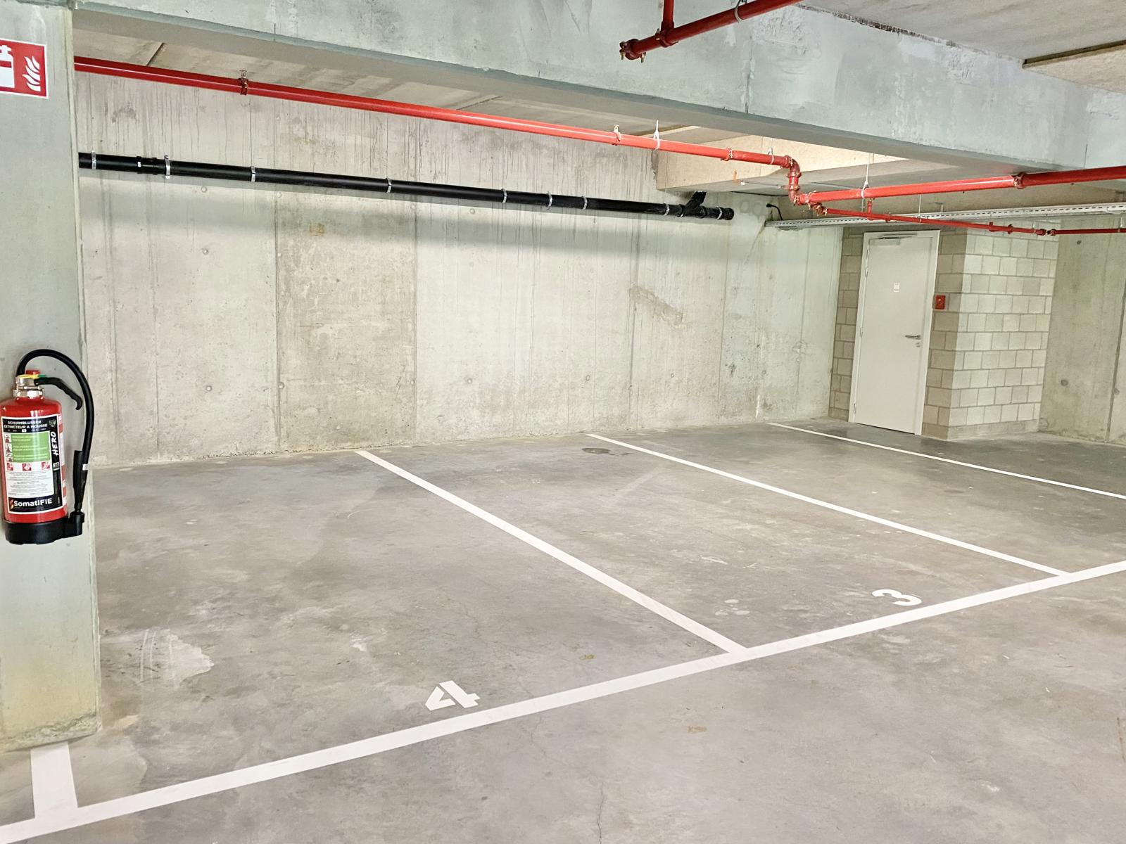 Indoor autostaandplaats - foto 2