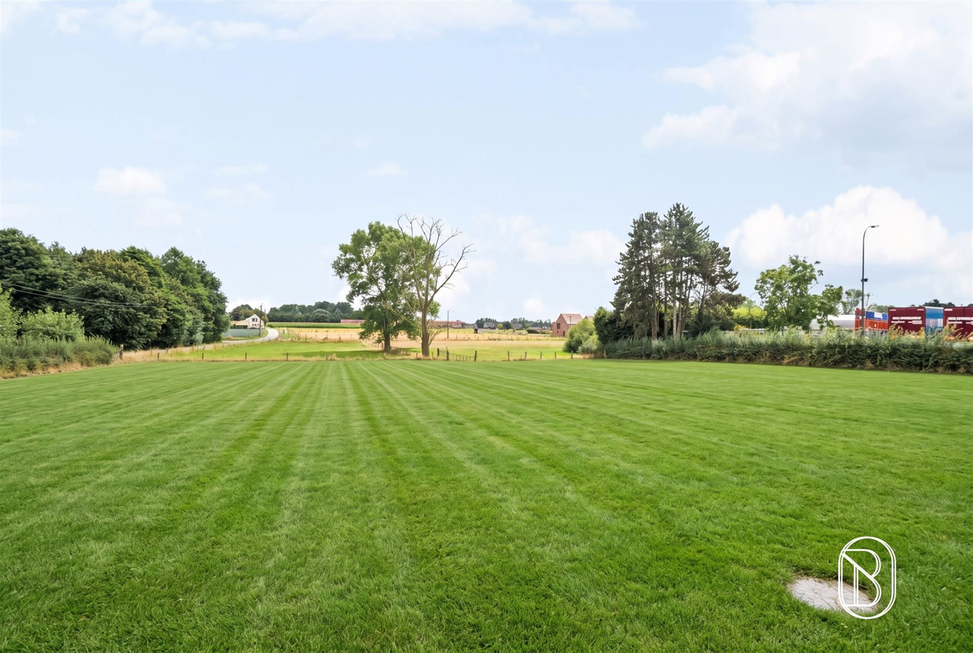 Eigendom met schuur en weide, op 1,6 hectare. - foto 5