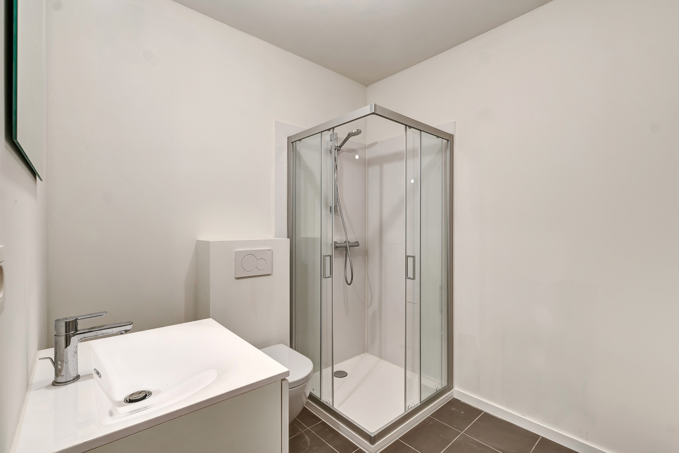 Instapklaar gelijkvloers appartement met tuin nabij centrum - foto 3