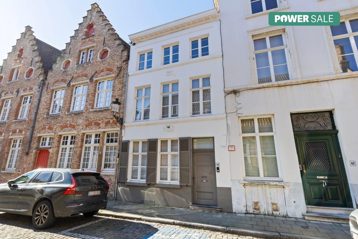 Maison rénovée à vendre dans le centre-ville de Bruges - photo 2