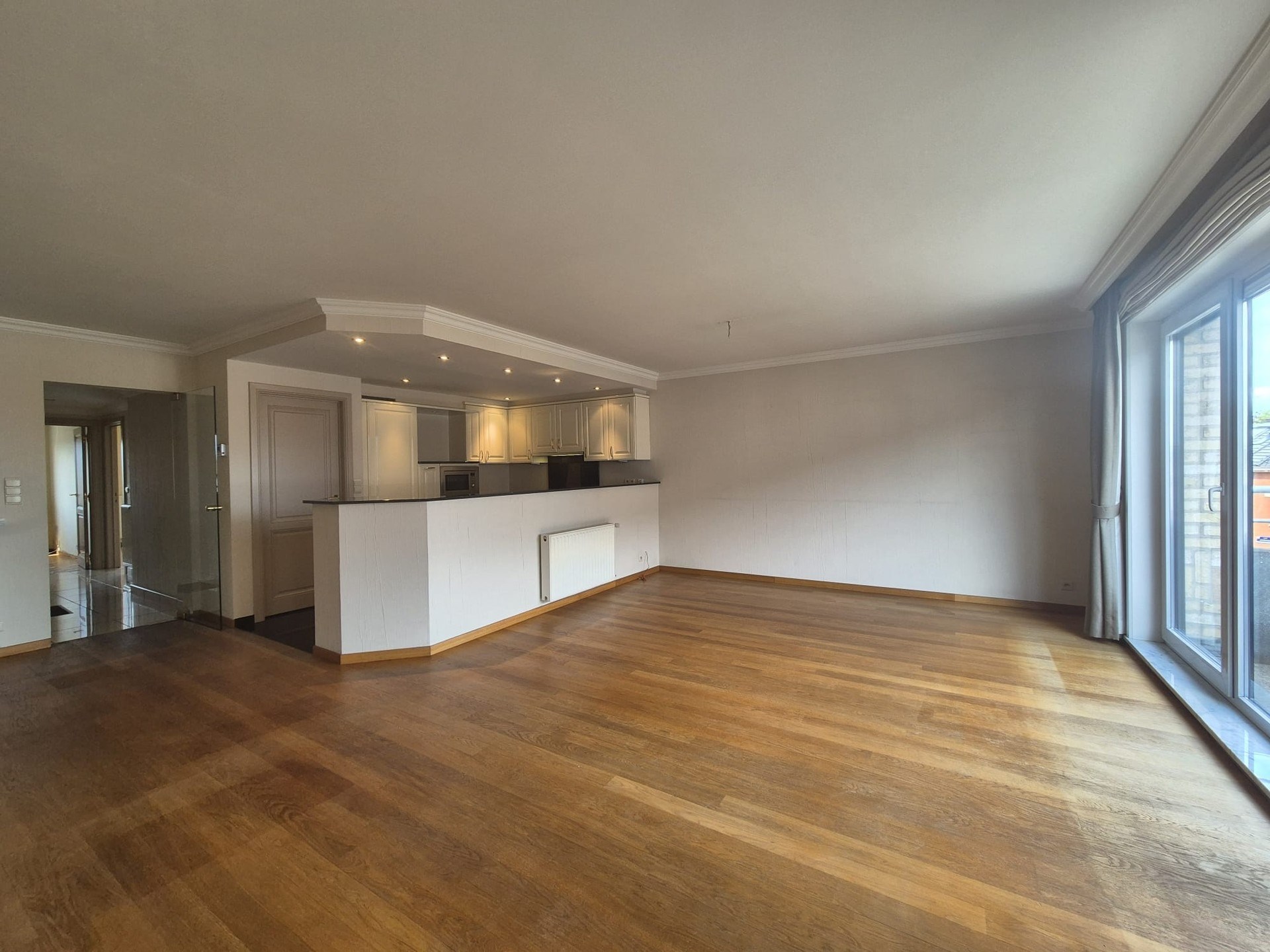 Modern appartement met zonnig terras op toplocatie. - foto 5