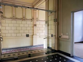 Indrukwekkende Neoclassicistische Notariswoning in het Hart van Eeklo! Bent u op zoek naar een uniek stukje geschiedenis om uw thuis of uw...