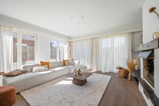 - Ruime, instapklare, gelijkvloerse, open woning<br />- Rustige ligging in Marke-centrum: Rootmeersstraat 5<br />- Grote, lichtrijke woonkamer met open keuken<br />- 3 ruime slaapkamers<br />- Inpandige garage met wasberging + oprit<br />- Onderhoudsvriendelijke tuin rondom<br />- Uitstekend EPC: label B (UC: 3753323)<br />- Conforme elektriciteit<br />- 14,4 m² zonnepanelen <br />- Asbestveilig<br />- Richtprijs: € 487.000