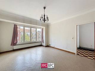 Gelegen in een rustige residentiële wijk, op een steenworp van het Karreveld, biedt dit appartement van ± 70 m² een mooie kans, zowel voor een...