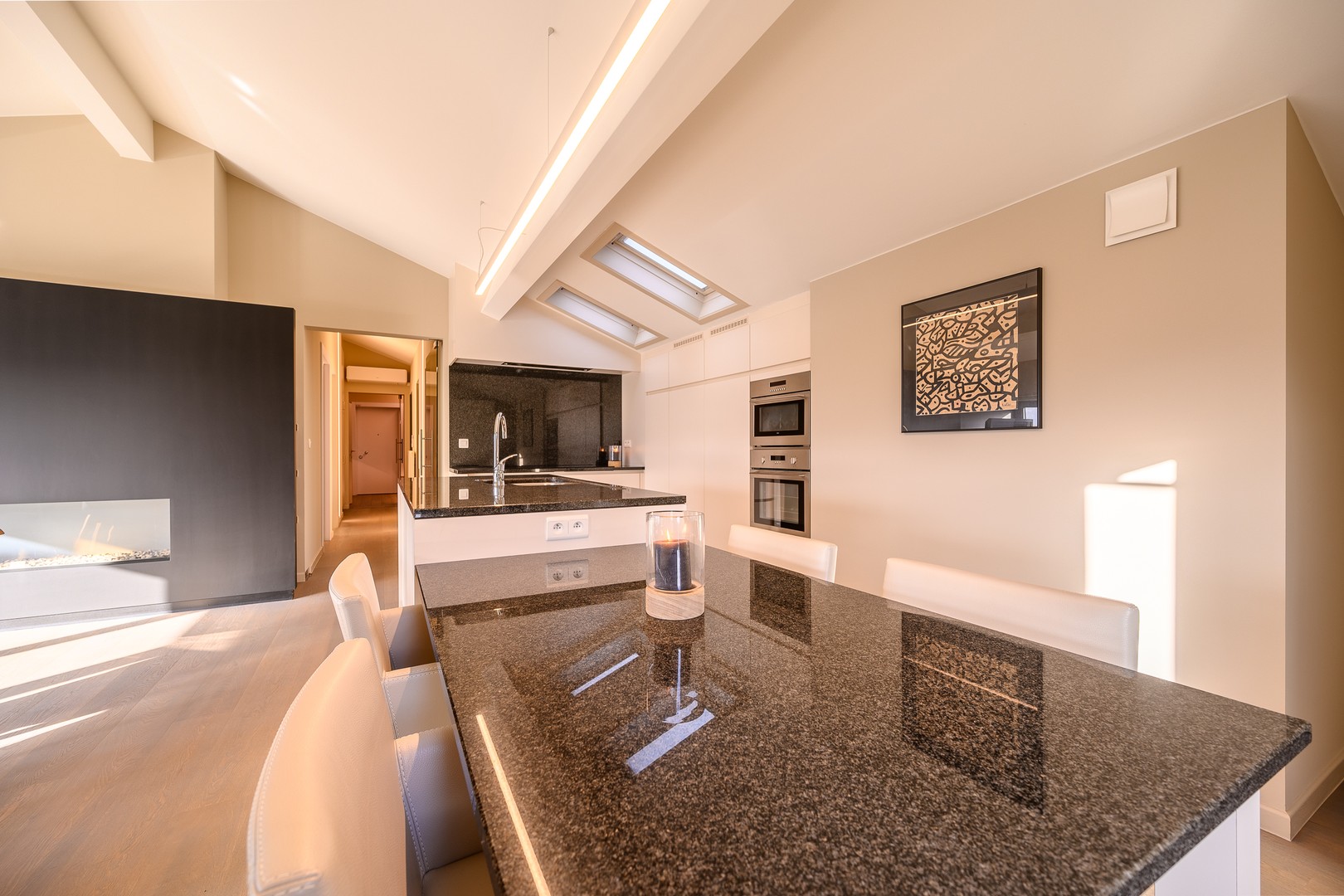 Knap 2-slaapkamerappartement met dubbele garage &amp; zicht op de mooiste baai van Sint-Amands. - foto 4