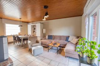 In de Repelstraat 36, Waregem vinden we deze verzorgde woning (bouwjaar 1982) op een perceel van 371 m², met een bewoonbare oppervlakte van 160...