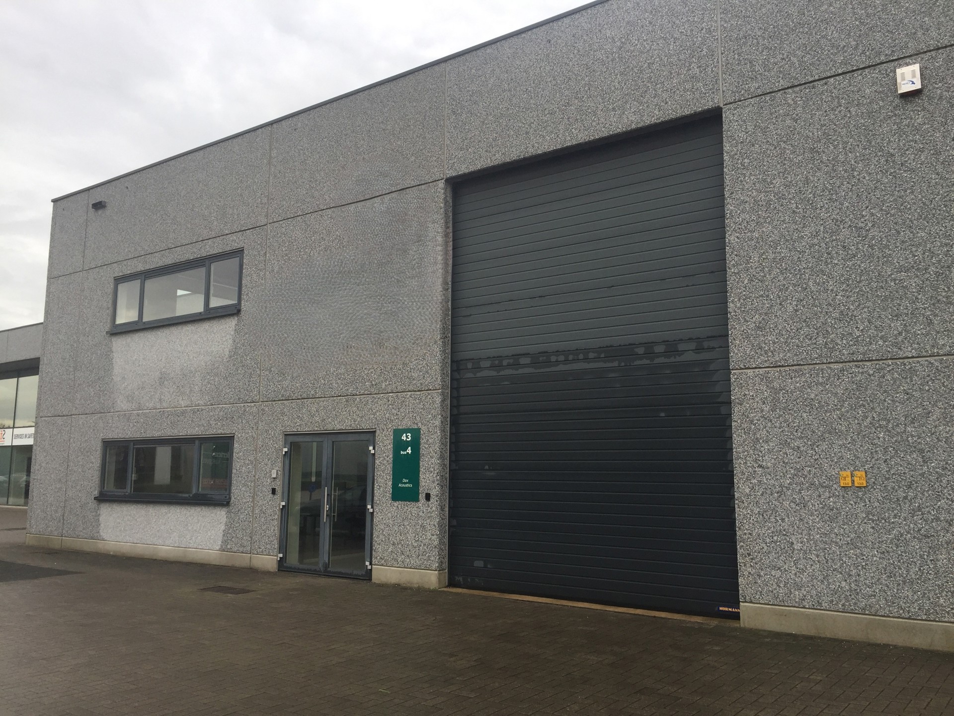 Moderne  KMO unit te huur - foto 1