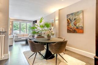 Ben je opzoek naar een gigantische parel op een top locatie met al de nodige voorzieningen? Dit is echt een no brainer! Ligging: Wonen bij...