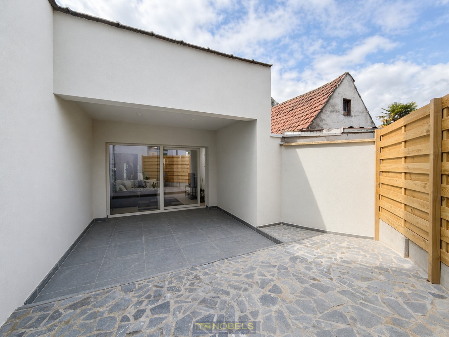 Te koop, Ruime gezinswoning met 5 slaapkamers en autostaanplaats (binnen) in het centrum van Dikkelvenne (Gavere)! - foto 3