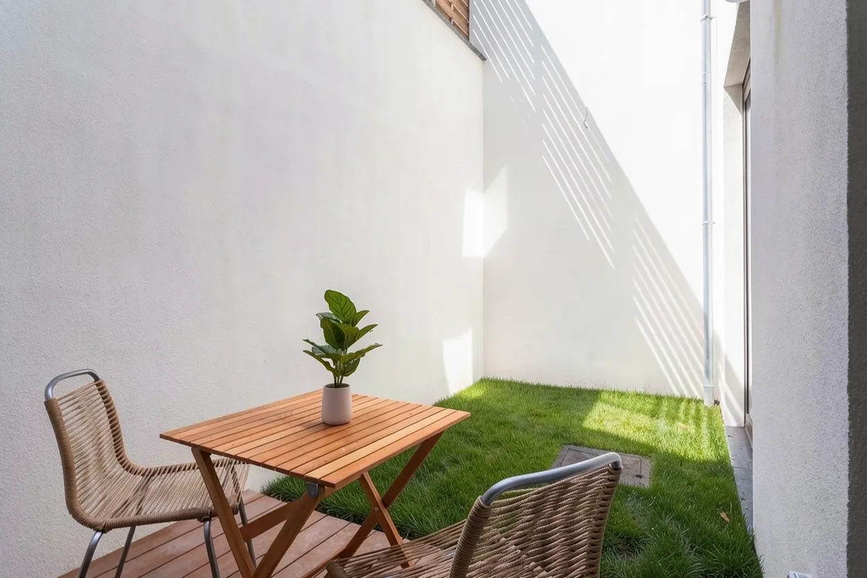 Gerenoveerd appartement met buitenruimte op toplocatie - foto 2