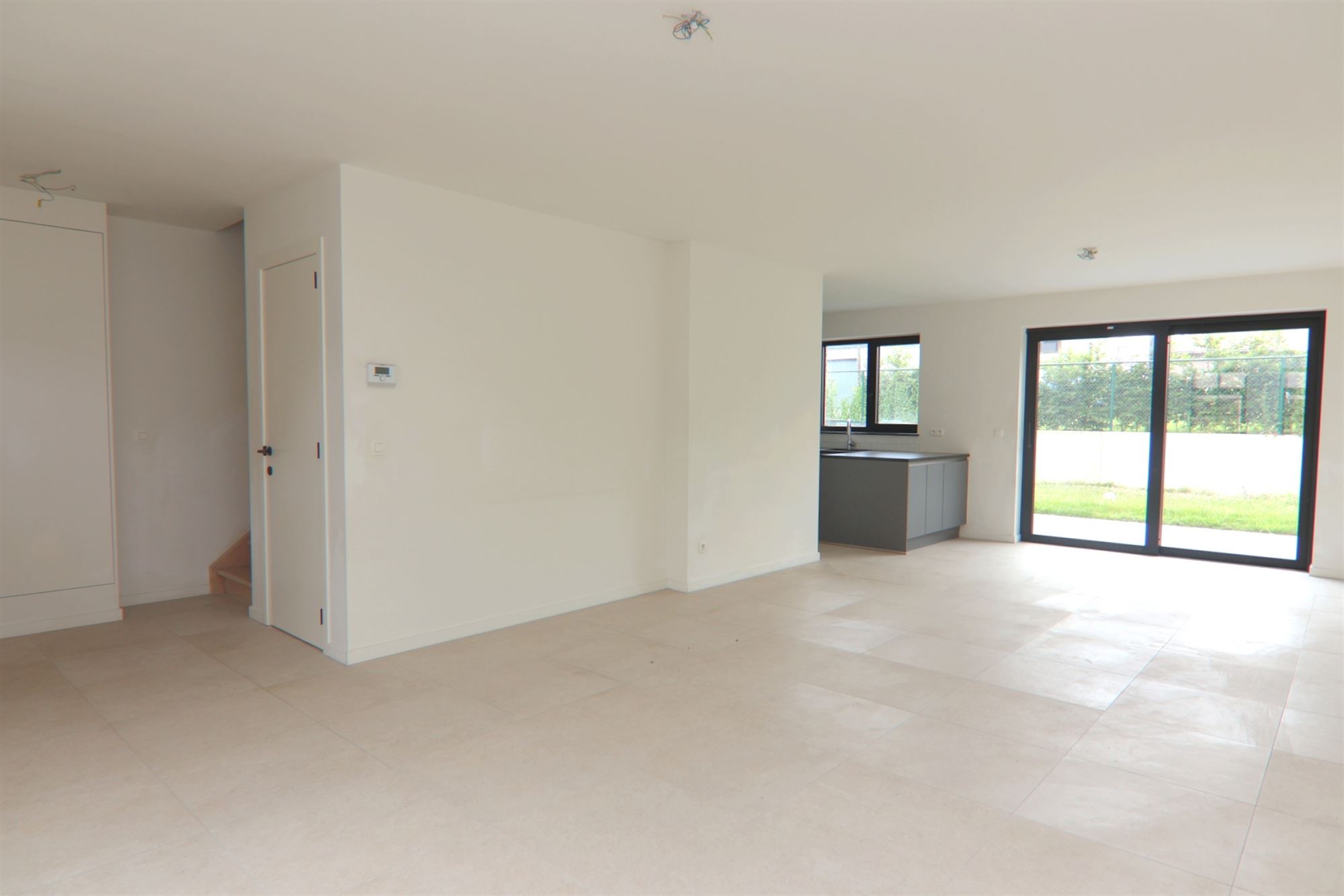 LANDELIJKE HUURWONING MET 3 SLKS, CARPORT + TUIN - foto 4