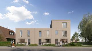 Langs de Bredestraat in Oostakker ontwikkelt Hectaar een nieuwe, groene woonwijk met 28 duurzame woningen, bestaande uit 9 halfopen en 19 gesloten bebouwingen. De woningen liggen rond een autovrij binnengebied, waardoor een rustig en kindvriendelijke woonbuurt ontstaat. Elke woning beschikt over een privatieve tuin en een eigen parkeerplaats. De buurt wordt aantrekkelijk dankzij ruime groenzones, nieuwe aanplantingen, een collectieve moestuin en een gedeelde fietsenberging. De ligging biedt een vlotte verbinding met zowel het centrum van Oostakker als de invalswegen richting Gent. In de nabije omgeving vind je winkels, scholen, openbaar vervoer en recreatie, terwijl het project zelf uitgroeit tot een kleinschalig en aangenaam woonerf.<br /><br /><strong>Indeling van de woning:</strong><br />Gelijkvloers: een inkomhal met gastentoilet, ruime en lichtrijke leefruimte met open keuken, praktische berging.<br />Verdiep: een nachthal met apart toilet, 3 volwaardige slaapkamers, aparte berging en badkamer met ligbad, inloopdouche en dubbel lavabomeubel. <br />Er is een vaste trap naar het tweede verdiep voorzien met in totaal 4 ruime slaapkamers, een aparte bering en toegang tot het dakterras.<br /><br /><strong>Waarom kiezen voor dit project: </strong>
<ul>
<li>Verlaagd btw-tarief van 6% voor afbraak en heropbouw</li>
<li>Aantrekkelijke lanceringsprijzen</li>
<li>Volledig aangelegde en omheinde tuin</li>
<li>Eigen parkeerplaats met voorbereidingen voor elektrische laden</li>
<li>Vloerverwarming op het gelijkvloers in combinatie met lucht/water warmtepomp, inclusief zonnepanelen </li>
<li>Regenwaterput van 7.500 liter aangesloten op toiletten, wasmachine en buitenkraan</li>
<li>Inclusief private tuinberging</li>
</ul>
Of je nu op zoek bent naar een gezinsvriendelijke thuis of een slimme investering overweegt, dit project biedt een unieke combinatie van ligging, duurzaamheid en woonkwaliteit.<br />Contacteer ons vandaag nog voor meer informatie of een afspraak op ons kantoor.