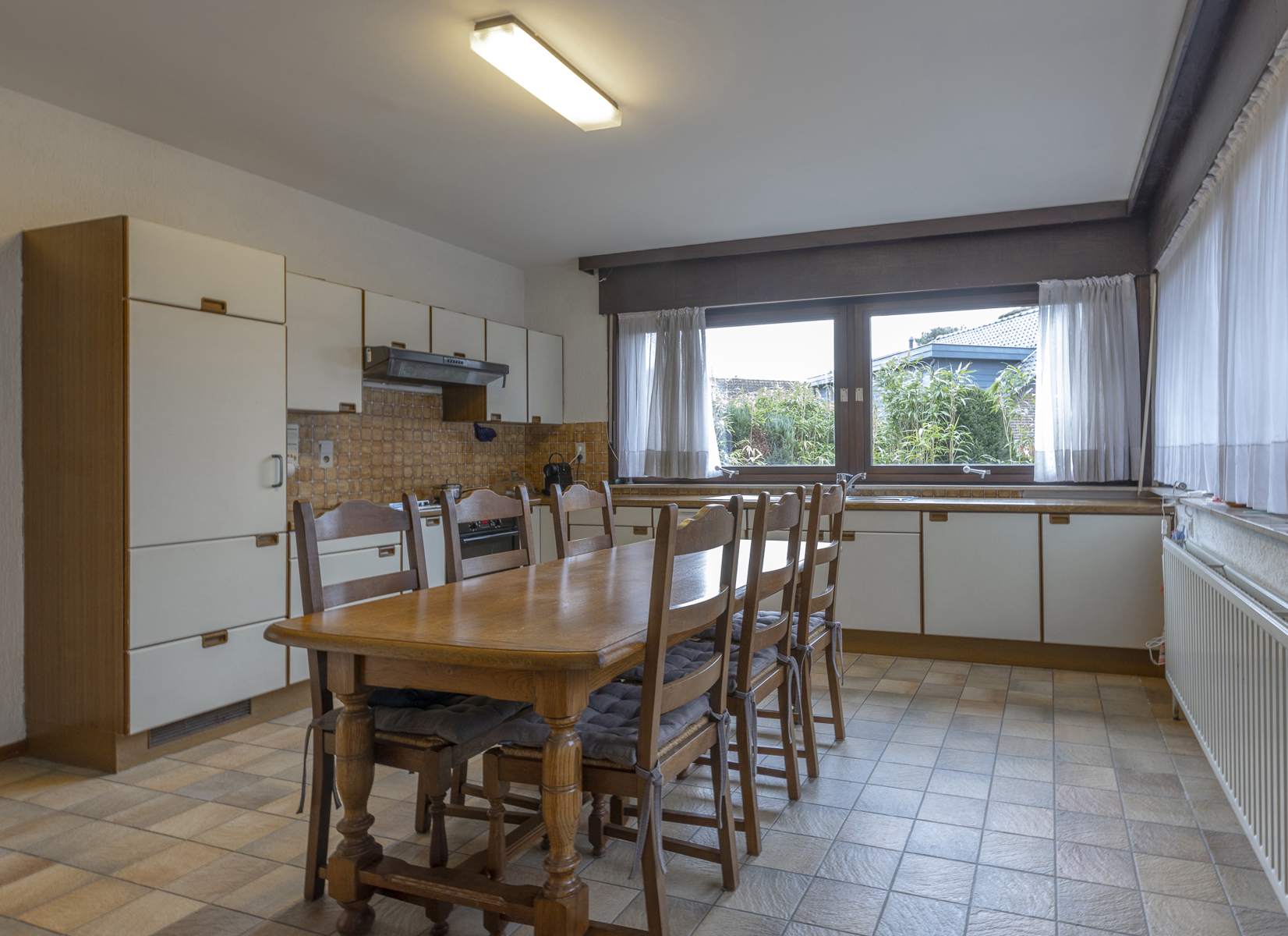 Ruime ééngezinswoning met 4 slaapkamers te centrum Dilbeek - foto 4