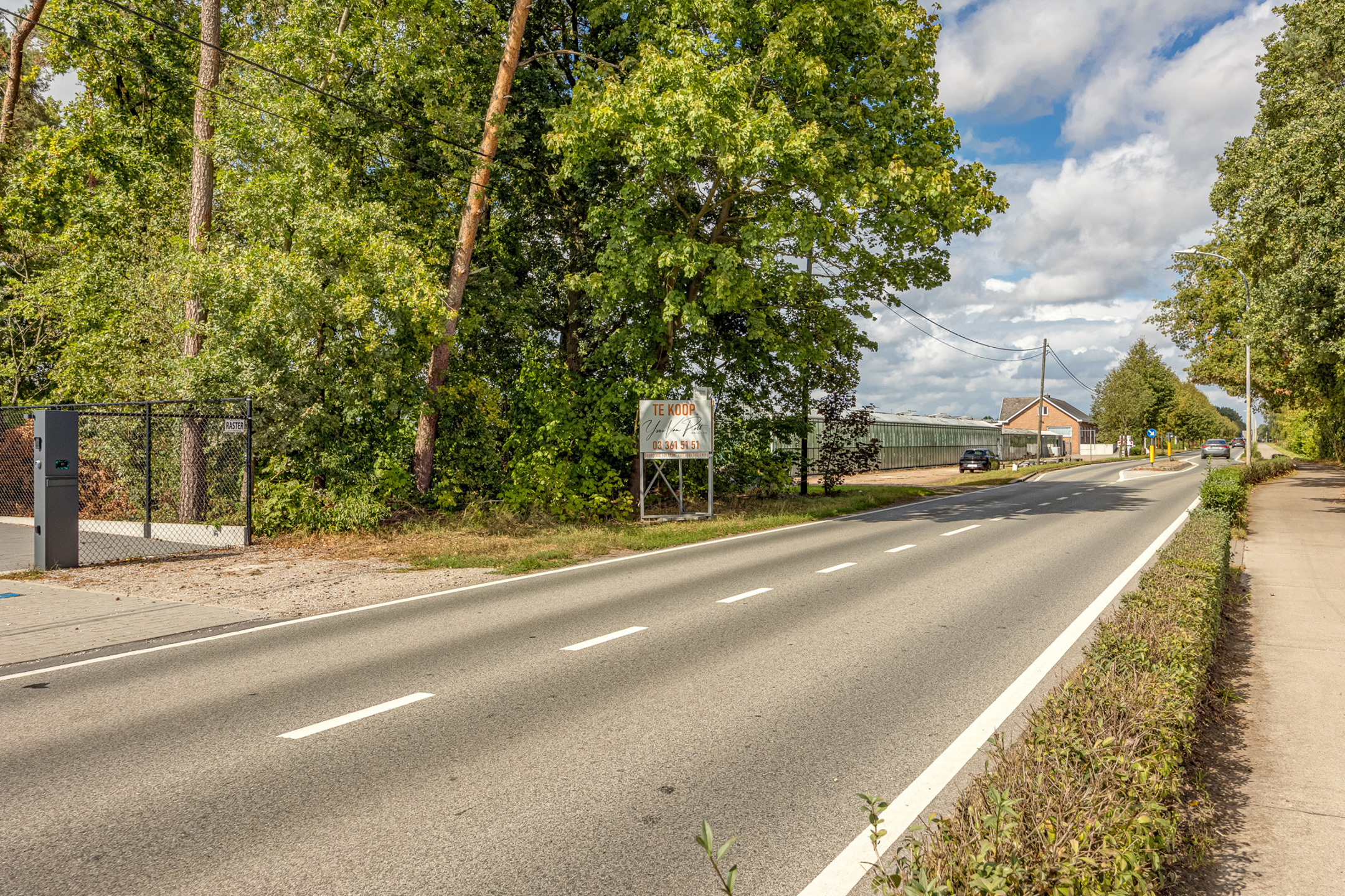Mooi perceel bouwgrond van 995m² voor open bebouwing, net buiten de dorpskern van Zoersel.  - foto 4