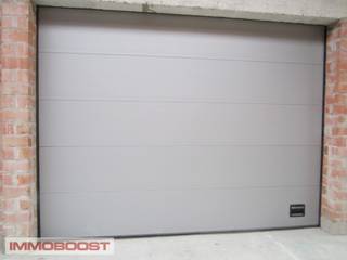 Antwerpen - Hobken , professionele MAGAZIJN - UNIT van 100m², hoge sectionaalpoort, water, elektriciteit, sanitair, drijfkracht, 100% veilig en droog!