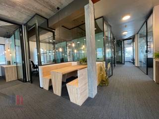 Fenomenaal gelegen all-in kantoren voor 8 personen te huur (ook andere mogelijkheden beschikbaar van 4 tot 22 personen) langs én met een...