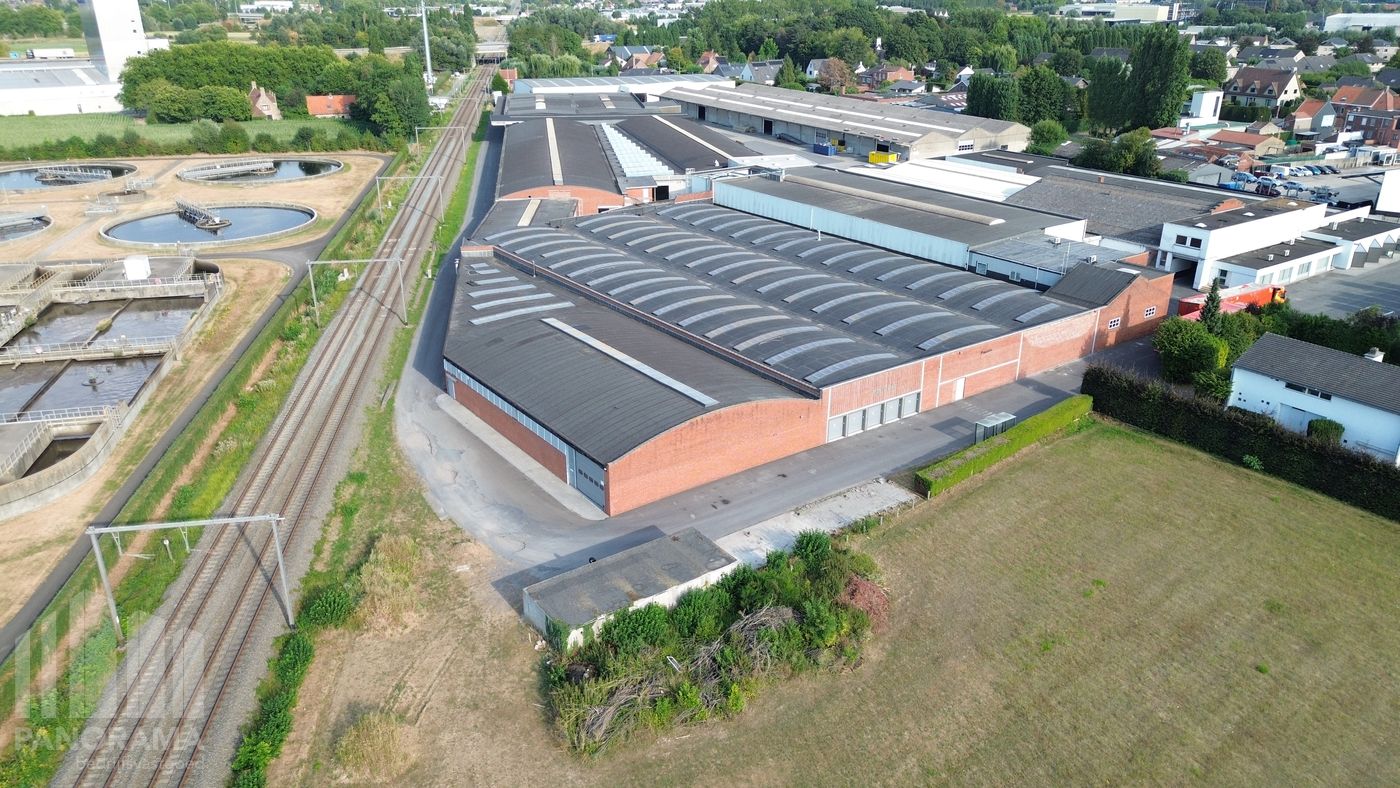 STRATEGISCH GELEGEN OPSLAGRUIMTE VAN 1.161 M² TE HUUR NABIJ DE E403 - foto 4