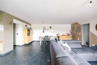 SAINT-SAUVEUR - Bent u op zoek naar een ruim en instapklaar 2-kamer appartement?Dan is dit pand misschien wel iets voor u! De belangrijkste kenmerken...