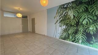 Interessante OPBRENGSTEIGENDOM met 3 wooneenheden, GARAGE en TUIN te koop in Sint-Pieters Brugge.+ Steeds vlot verhuurd!+ Uitstekende mobiscore  9 op...