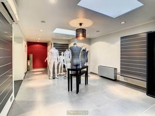 VEELZIJDIGE HANDELSRUIMTE met INSTAPKLAAR 2-SLAAPKAMERAPPARTEMENT op VLOT BEREIKBARE LIGGING in Dikkelvenne biedt een mooie opportuniteit voor...