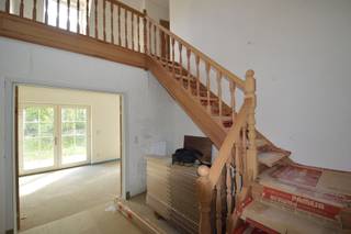 Deze prachtige woning is gelegen in de schaduw van de abdij van Postel, in een mooie, groene omgeving en staat garant voor privacy.INDELINGZe is...