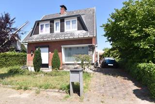 Mooie, te renoveren woning open bebouwing gegeerde ligging tegen de grens van Heist-op-den-Berg en naast de Kaasstrooimolen en de...