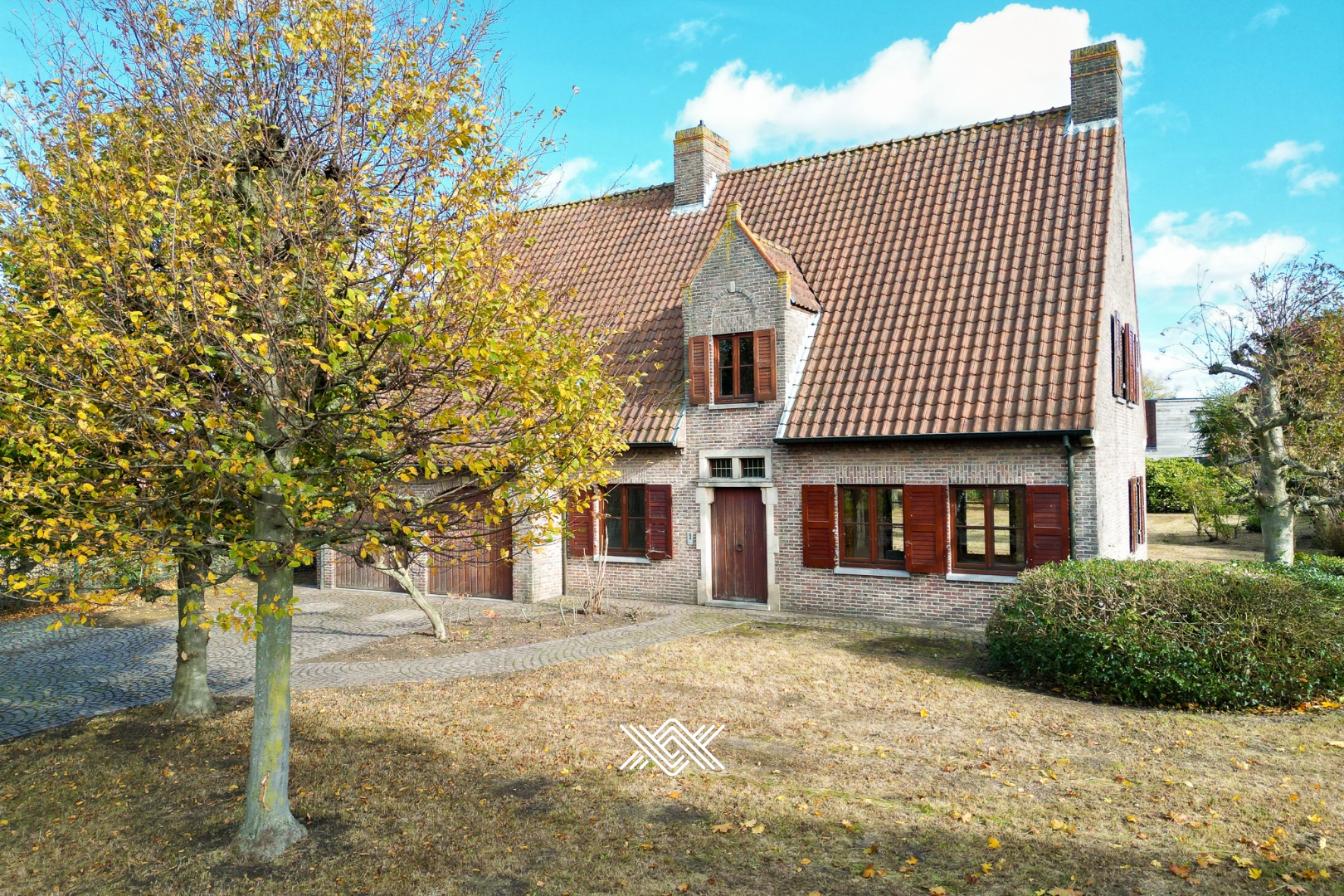 Ruime op te frissen gezinswoning op een perceel van 2.548 m² - photo 2