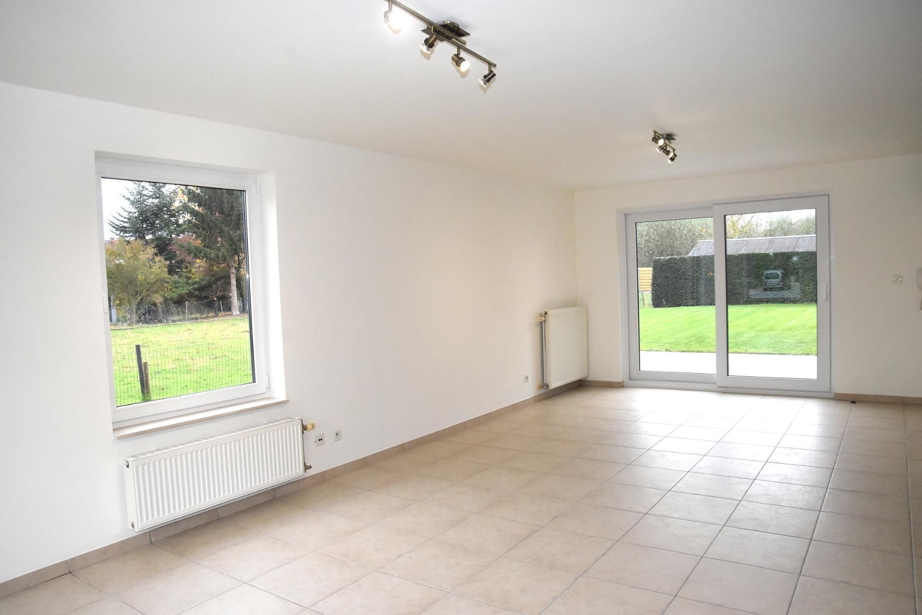 Heel mooie koppelwoning te huur in centrum Wevelgem! - foto 3