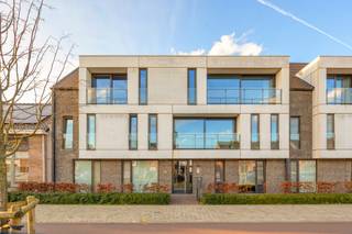 Recent en kwalitatief afgewerkt duplexappartement gelegen op de tweede verdieping, in het centrum van Stabroek. Het appartement beschikt over...