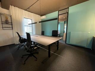 Fenomenaal gelegen all-in kantoren voor 8 personen te huur (ook andere mogelijkheden beschikbaar van 4 tot 22 personen) langs én met een...