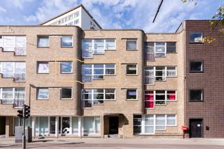 Dit ruim en licht appartement van ca 125 m² is gelegen op de tweede verdieping in de Kruishofstraat, in het verlengde van de Berkenlaan. Een...