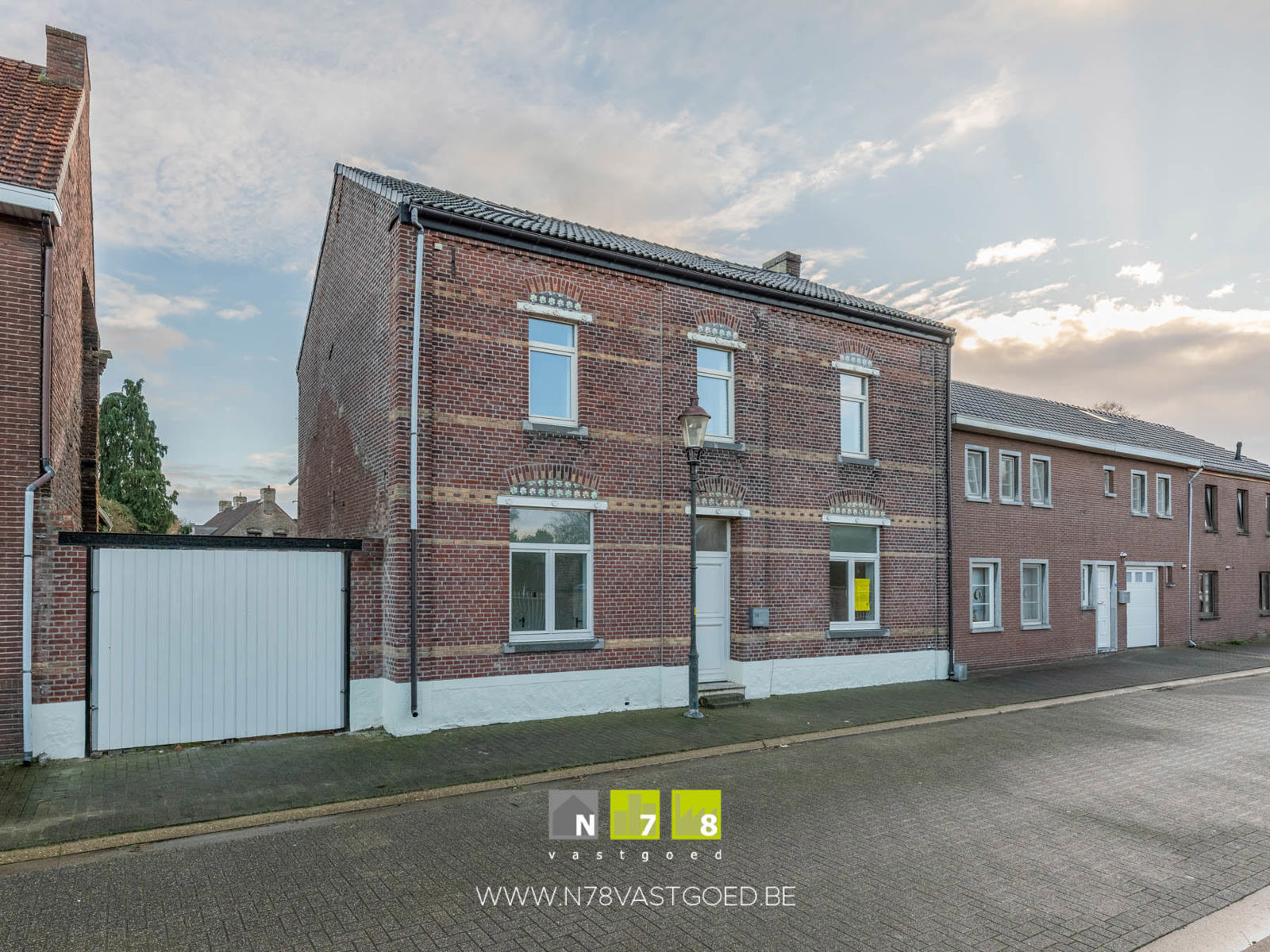 House for sale in Maasmechelen with 7 bedrooms - photo 2