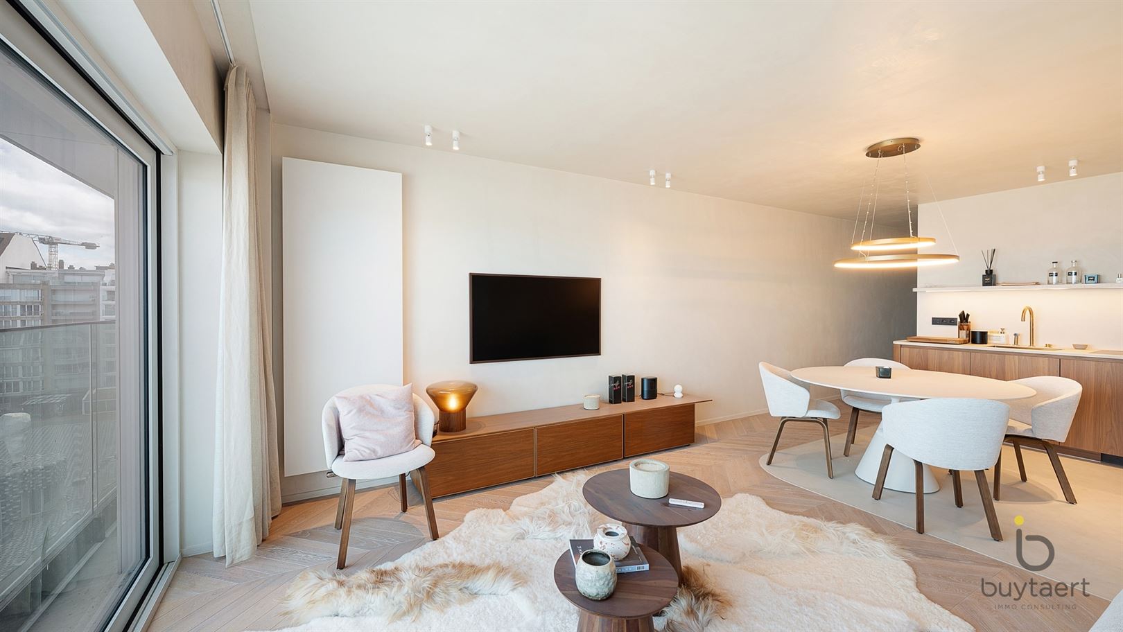 LUXUEUS GERENOVEERD &amp; VOLLEDIG GEMEUBELD APPARTEMENT MET PANORAMISCH ZEEZICHT AAN HET RUBENSPLEIN!  - foto 4