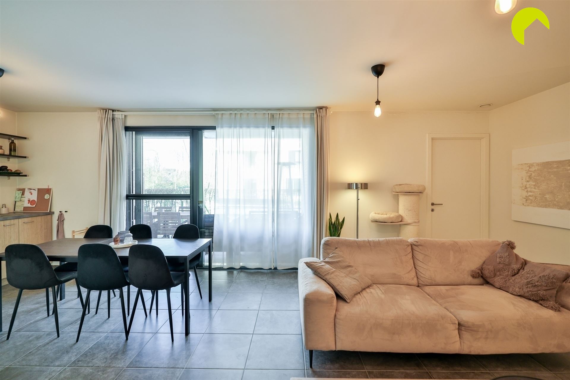 Prachtig gelijkvloers appartement in rustige woonwijk nabij centrum! - foto 4
