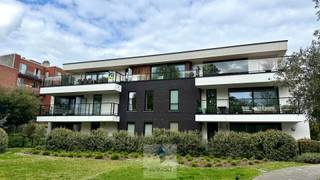 Zeer aangenaam penthouse appartement op de bovenste verdieping van residentie Park View 3.Het appartement beschikt over een ruime inkomhal, een...